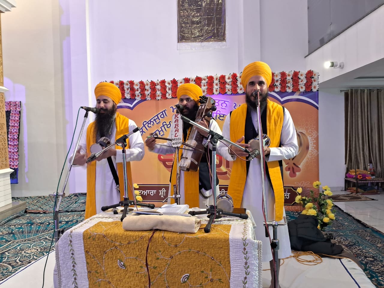 ਗੁਰਦੁਆਰਾ ਸਿੰਘ ਸਭਾ ਨਵਾਂਸ਼ਹਿਰ ਵਲੋਂ ਪ੍ਰਕਾਸ਼ ਪੁਰਬ ਨੂੰ ਸਮਰਪਿਤ ਰਾਤ੍ਰੀ ਗੁਰਮਤਿ ਸਮਾਗਮ ਕਰਵਾਇਆ।